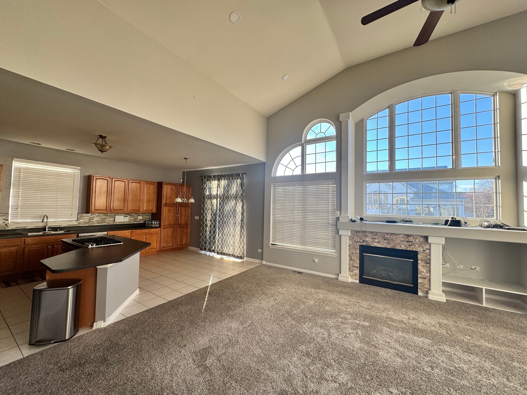 Building Photo - 1339 Palisades Dr