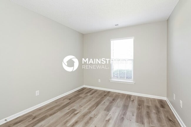 Building Photo - 4 Bedroom Pet-Friendly Home in CHARLOTTE, NC with Main Street Renewal