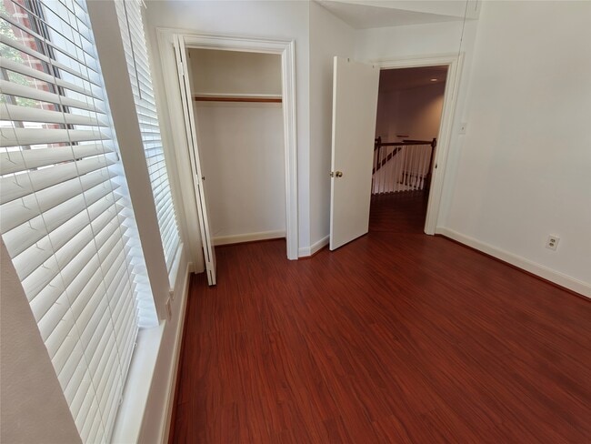 Building Photo - 3446 Mimosa Way