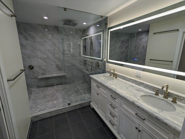 Building Photo - 2510 Almaden Ct