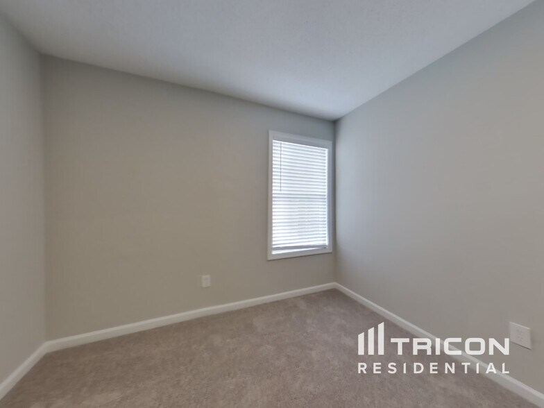 Building Photo - 271 Bainbridge Cir