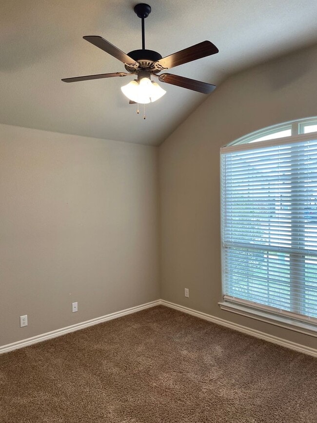 Building Photo - **NO PETS*** | Beautiful Single-Story 4 BR, 2.5 Bath | Covered Patio | Close to Fort Cavazos