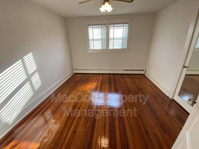 Building Photo - 885 Truslow Rd