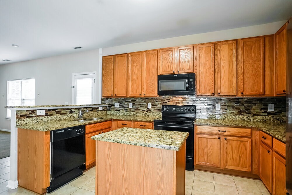 Building Photo - 3628 Pinkham Way