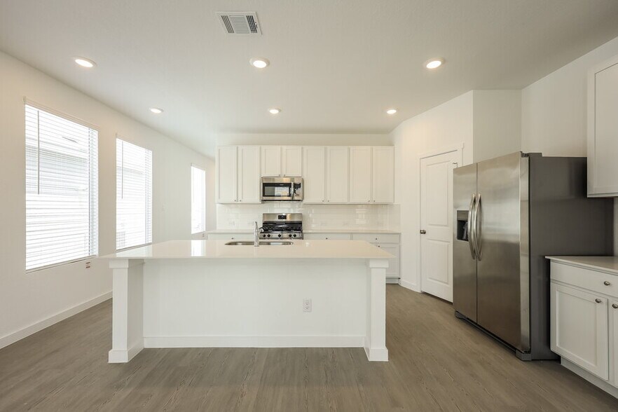 Building Photo - 530 Kayden Ct