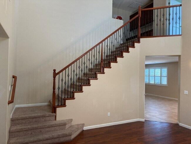 Building Photo - Modern 3 Bedroom 2 Story w/ RV Parking and...