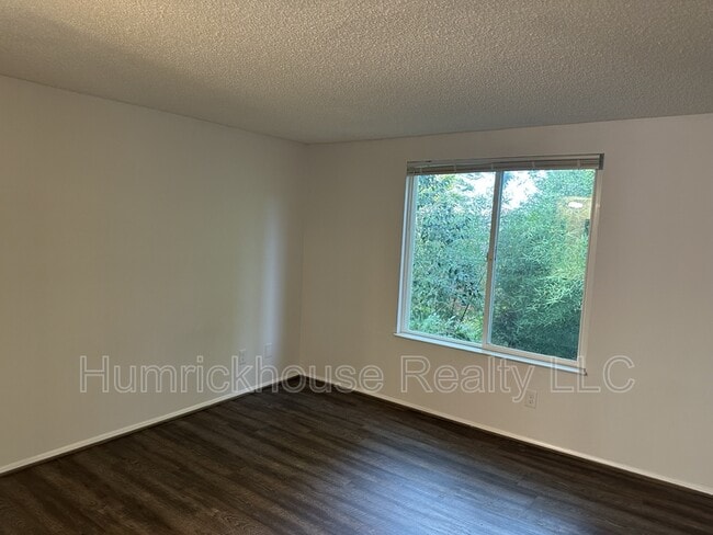 Building Photo - 3164 Central Ave