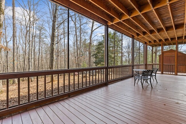 Building Photo - 21 Trails End Ln