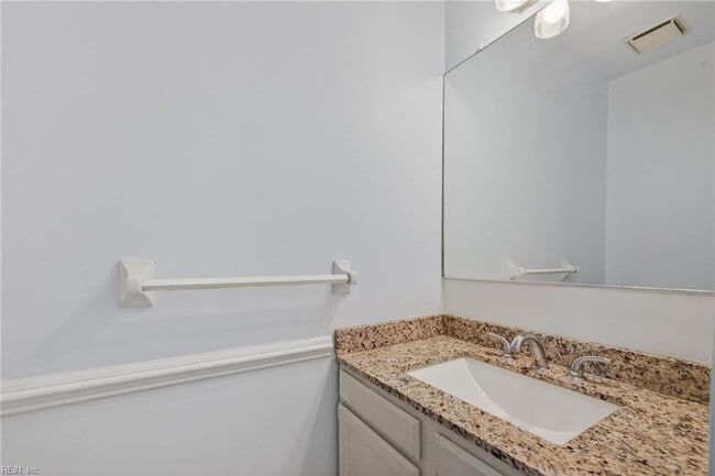 Building Photo - 4738 Greenlaw Dr