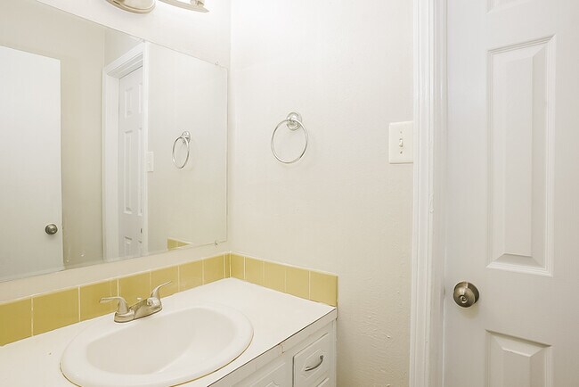 Building Photo - 3510 Southwick Rd