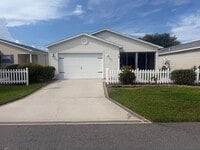 Building Photo - 484 Hildalgo Dr