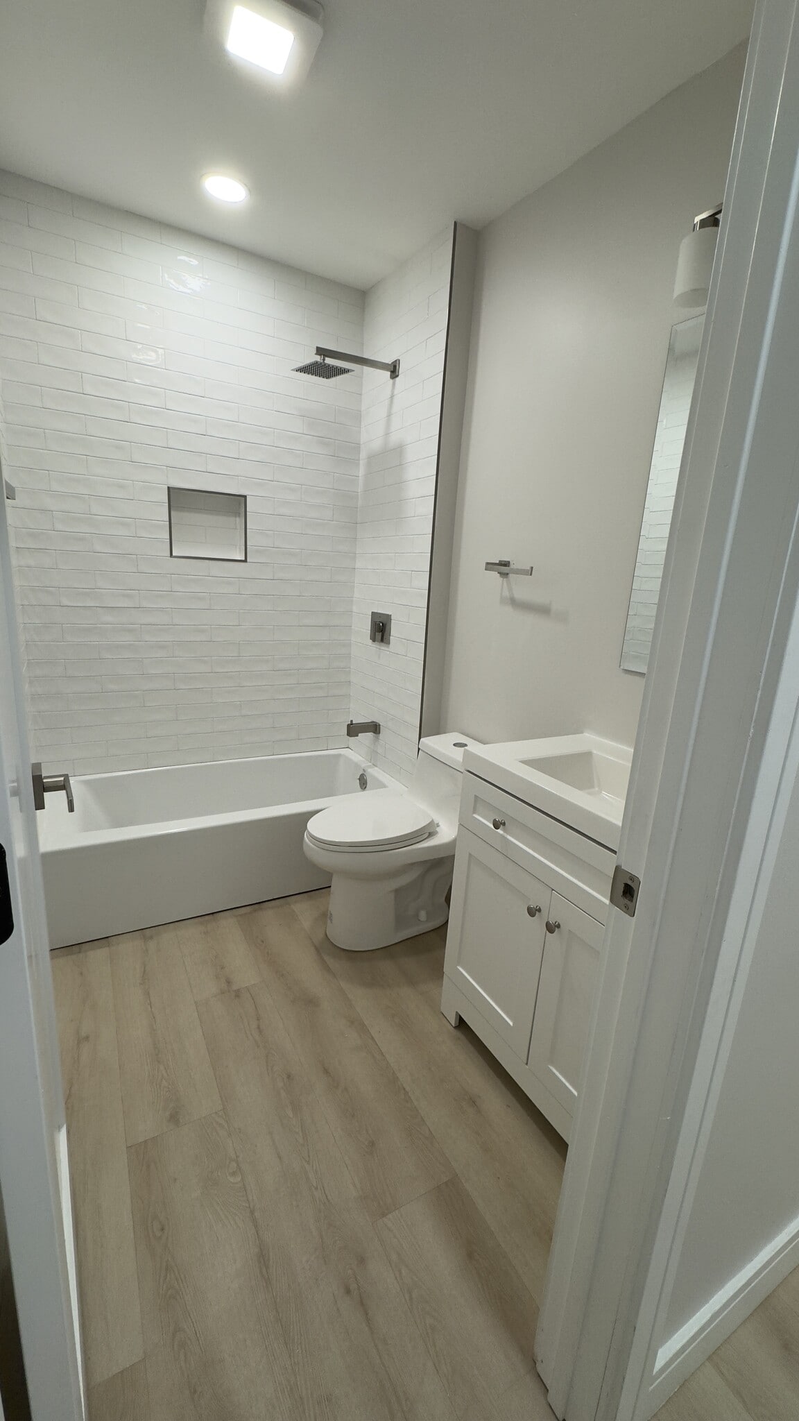 Bathroom - 2310 W 21st St