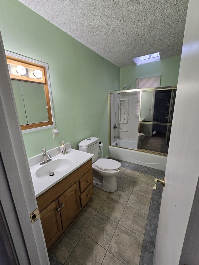 Building Photo - 7517 N Lydia Ave