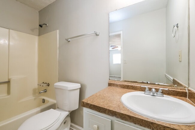 Building Photo - 318 Freeport Dr