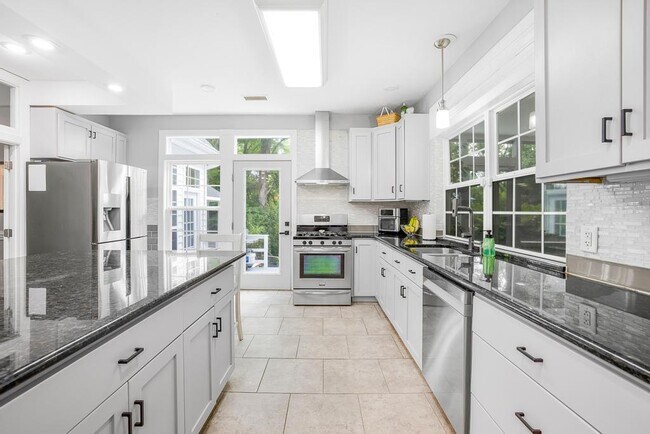 Building Photo - 7914 Gilead Rd