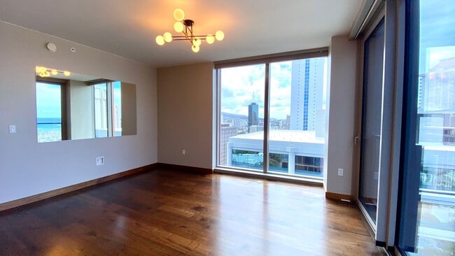 Building Photo - Lowest Priced 2-Bed Unit in ONE Ala Moana!!! PENTHOUSE 2 BED/2BATH with Ocean & Mountain Views!