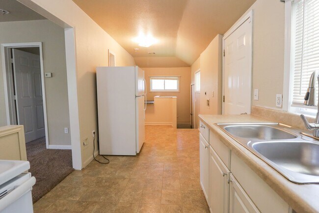 Building Photo - S 55th West Ave Duplex