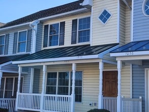 Building Photo - Harrisonburg Townhouse Available for Rent, Spacious 3 BR, 2.5 Baths