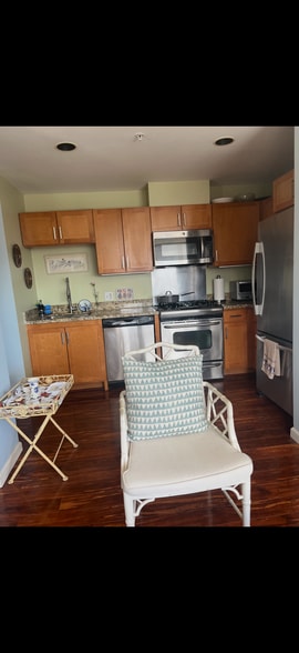 Building Photo - 81 Frank Norris St