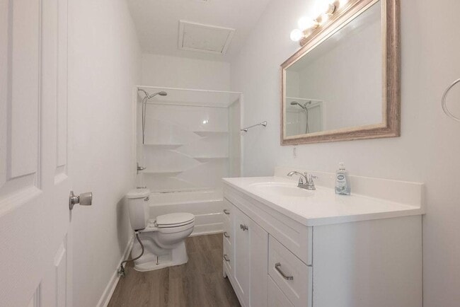 Building Photo - 1323 Columbia St