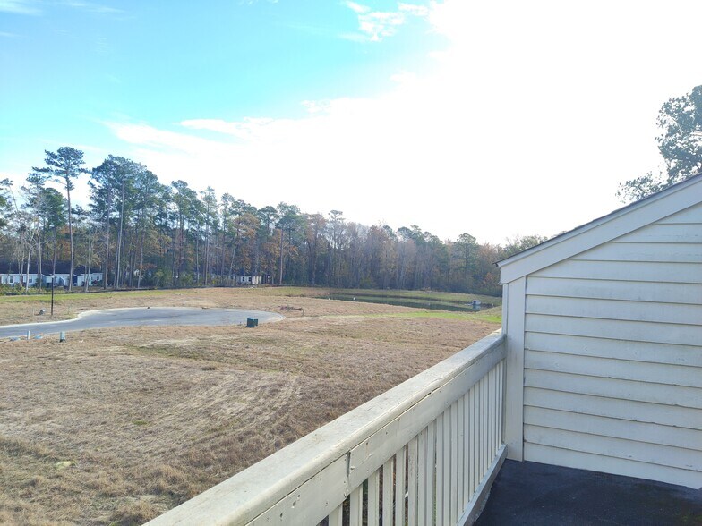 Building Photo - 510 Fairwood Lakes Dr