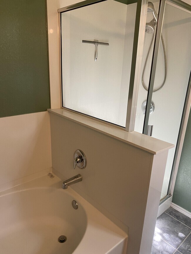 Building Photo - 3216 Claymore St