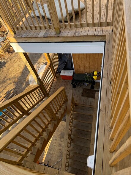 Building Photo - 298 Main St