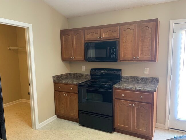 Building Photo - 104 Dartford Dr