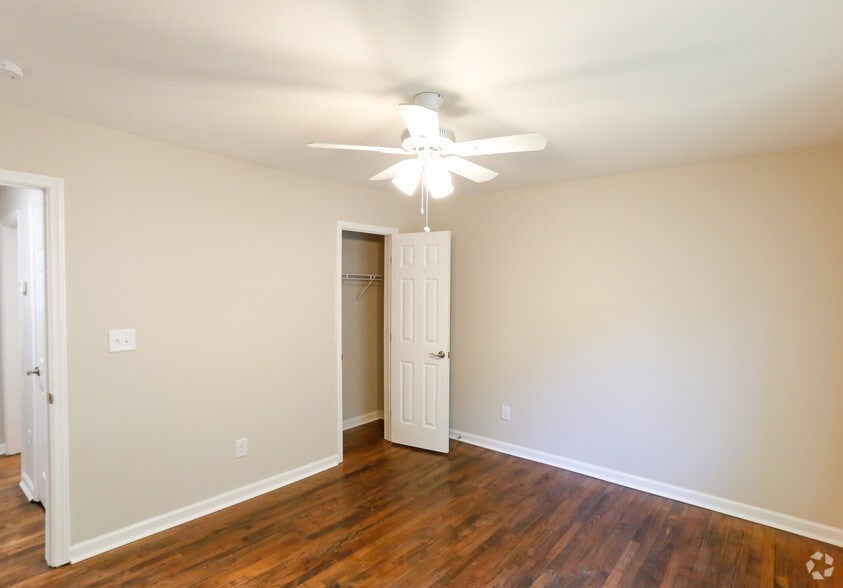 2BR,1BA - The Flats at Marlowe