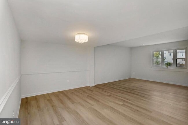 Building Photo - 1132 James Madison Cir