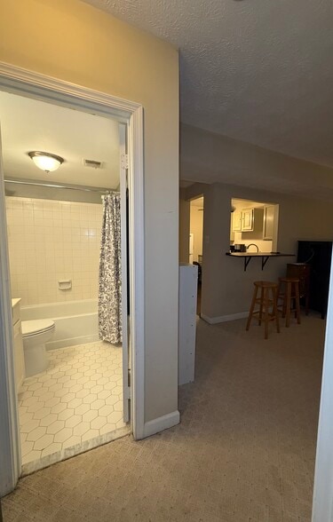 Building Photo - 4609 Luxberry Dr