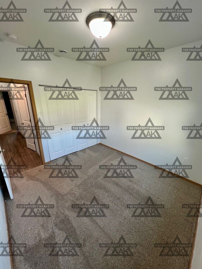 Building Photo - Spacious & Dog-Friendly 3BD/2BA Home with ...