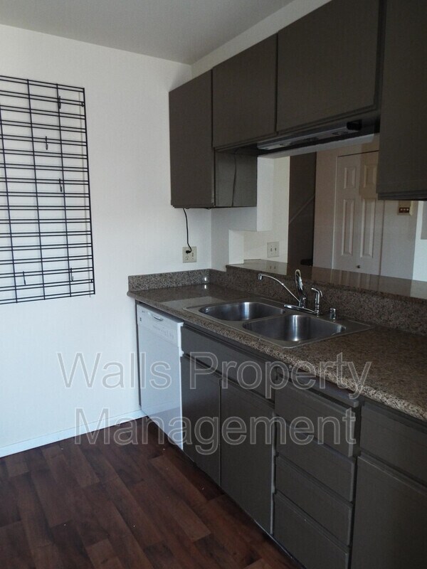 Building Photo - 6840 Oswego Pl NE