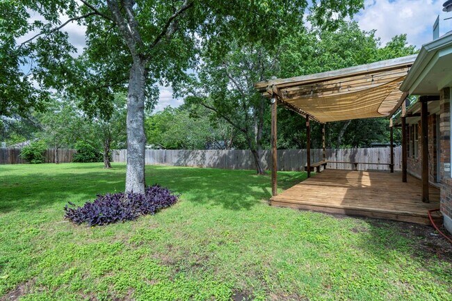 Building Photo - 7172 Ridge Oak Rd