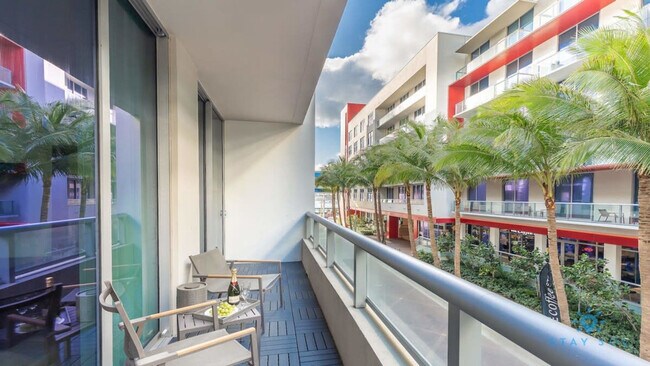 Building Photo - 777 N Ocean Dr