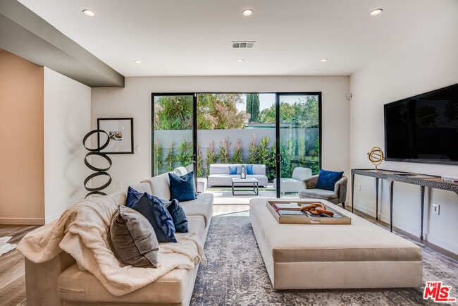 Building Photo - 13028 Calvert St