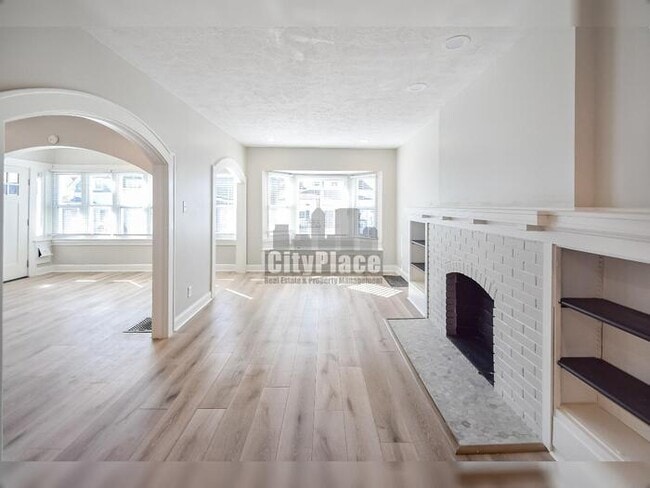 Building Photo - 752 Cottage Ave