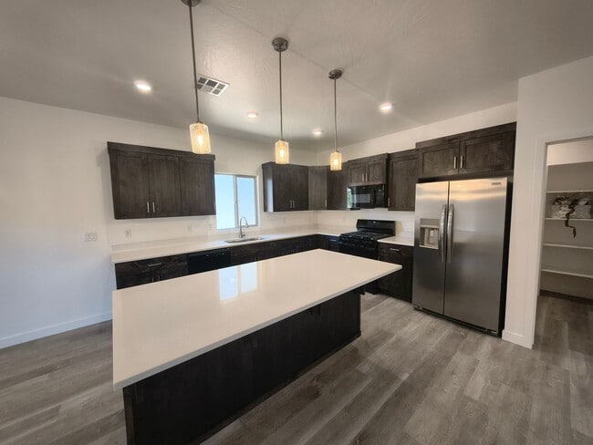 Building Photo - Brand New - 4 Br 2.5 Ba 2 Car Garage - Shaded Patio+++