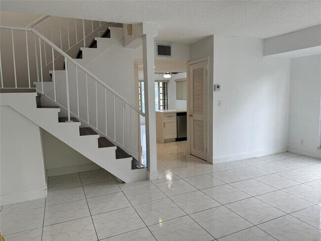 Building Photo - 8031 Lagos De Campo Blvd