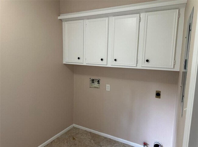 Building Photo - 17406 Spicewood Springs Ln