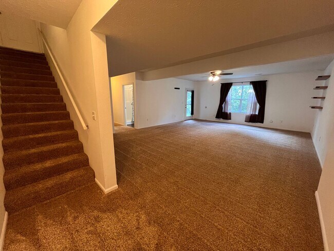 Building Photo - LARGE 4/3 with so much to offer! Waynesville School District