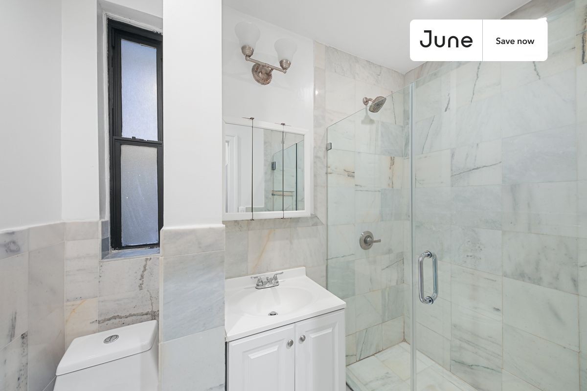 Building Photo - 826 9th Ave