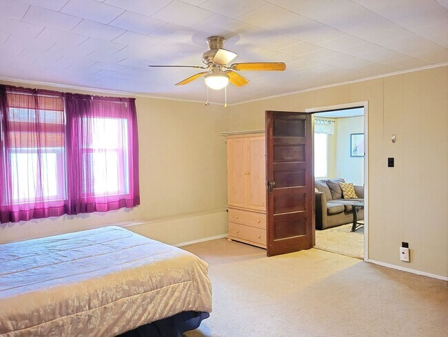 Building Photo - 21 Marion St