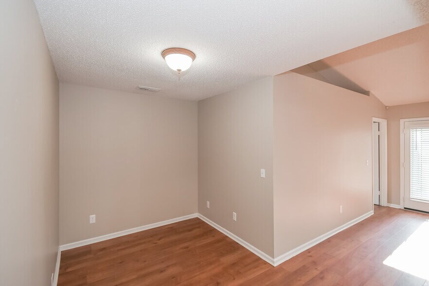 Building Photo - 8155 Pineverde Ln