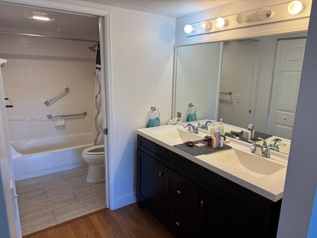 Building Photo - 12651 SW 16th Ct