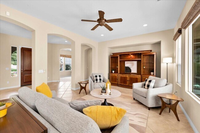 Building Photo - 61255 Portulaca Dr
