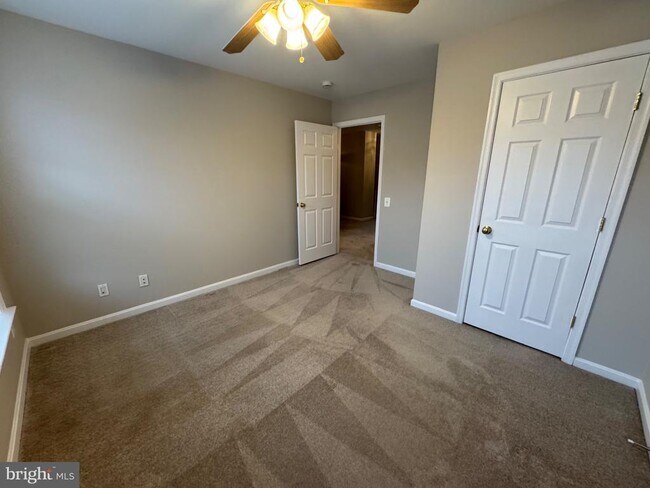 Building Photo - 45776 Mountain Pine Square