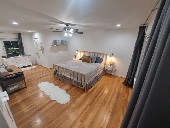 Building Photo - 1850 Portsmouth St