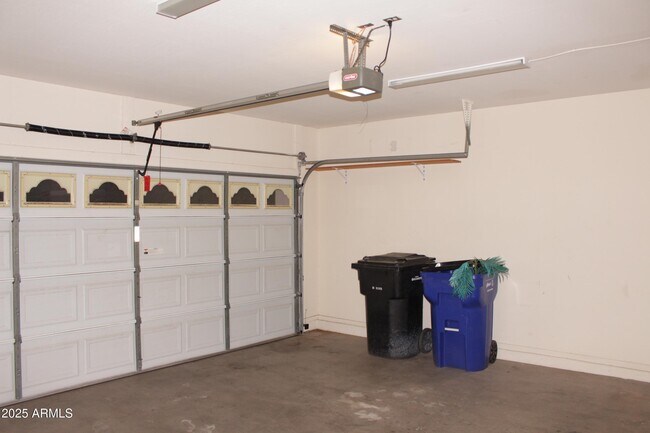 Building Photo - 4145 E Santa Fe Ln