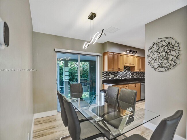 Building Photo - 491 SE 23rd Ave